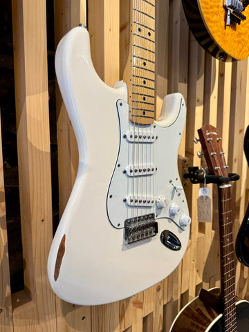 2015 Fender Standard Stratocaster (Preloved)