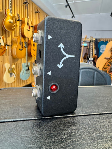 JHS Buffered Splitter ~ (Preloved)