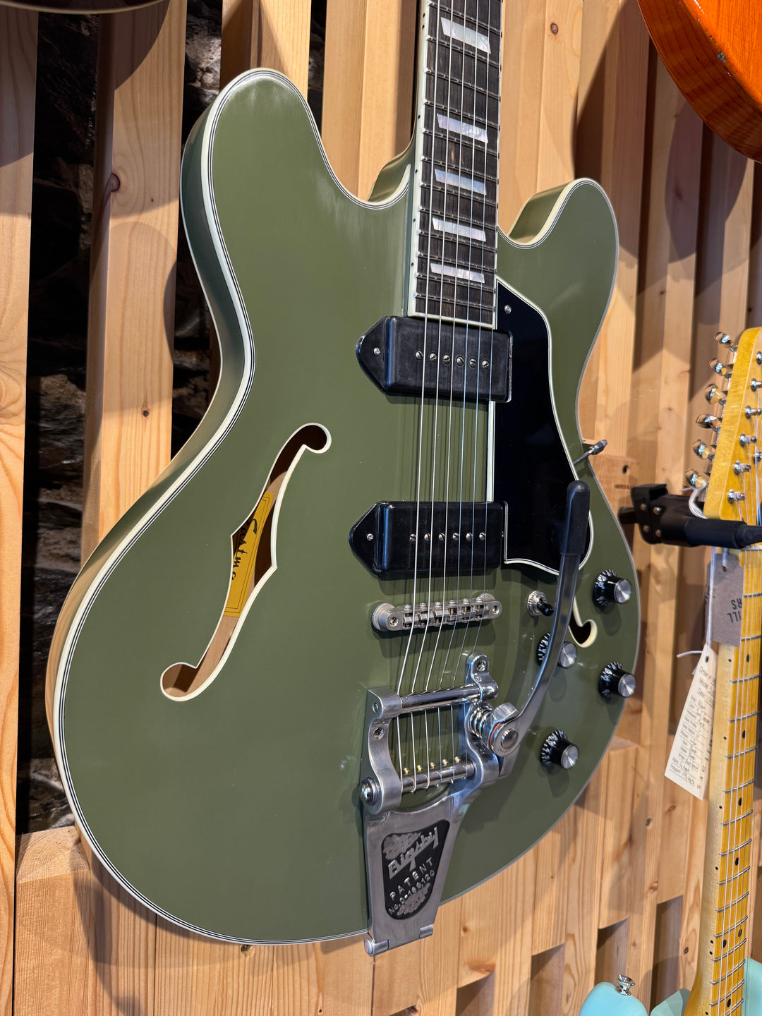 1997 Rickenbacker 330/12 FG ~ Fireglow (12 String) – Windmill Guitars