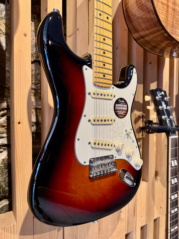 2015 Fender USA Standard Stratocaster (Preloved)