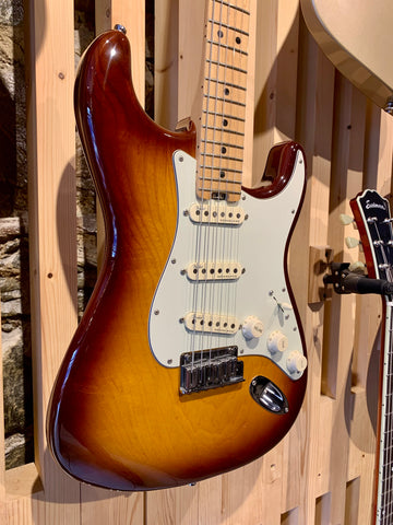 2016 Fender USA Elite Stratocaster ~ Sunburst